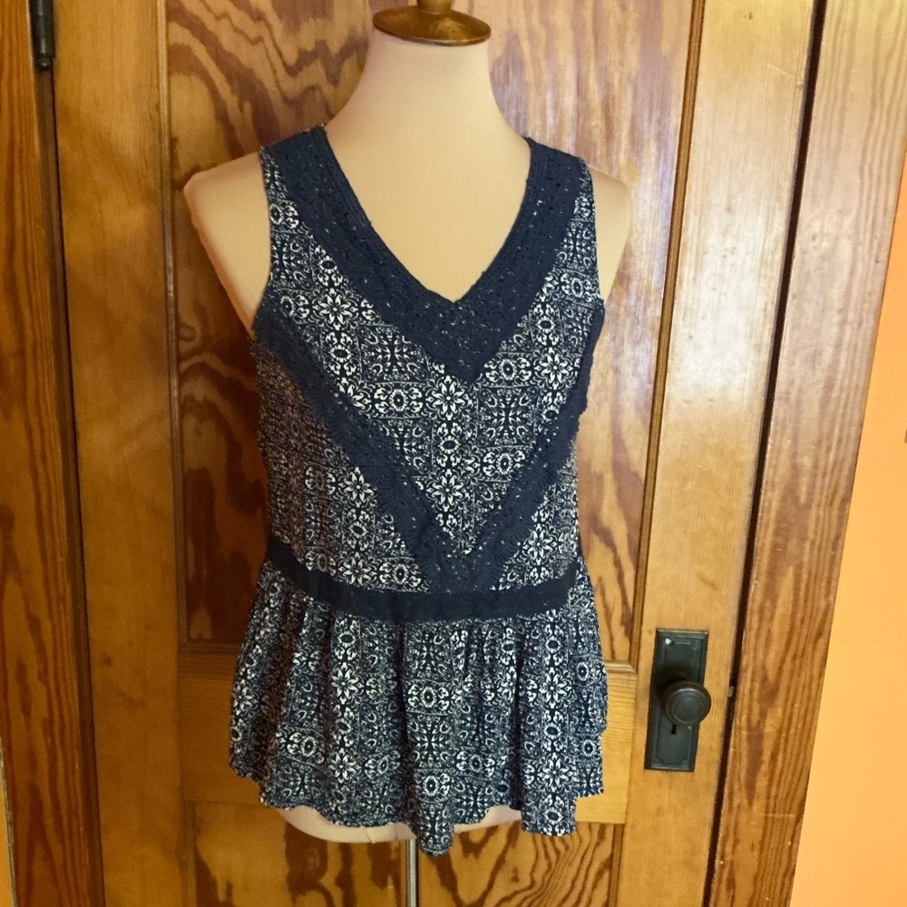 Knox Rose boho crochet trimmed summer peplum top - Picture 4 of 10